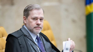 Fundo ligado ao caso Master investiu R$ 4 mi em resort de irmãos do ministro  Toffoli