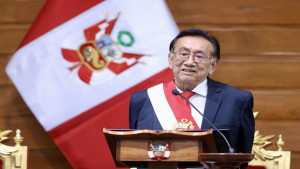 José María Balcázar é eleito novo presidente interino do Peru