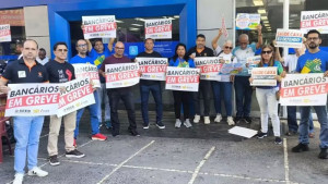 Bancários rejeitam proposta da Caixa e greve continua por tempo indeterminado