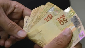 Salário mínimo já está em R$ 1.630? Veja cenário para o novo valor