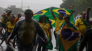 Raio atinge ato de Nikolas e mais de 40 pessoas são internadas em hospitais