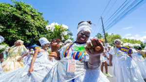 Contagem regressiva:  Cortejo abre oficialmente Festival de Arembepe 2026 e celebra fé, tradição e cultura popular