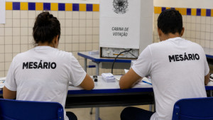 TRE-BA convoca 140 mil mesários; veja como saber se você foi chamado e quais os benefícios da função