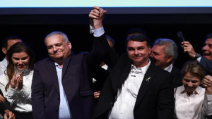 Com vice definido, Flávio mira nova fase e reorganiza a campanha