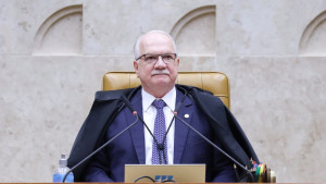Fachin suspende qualquer procedimento para investigar ministros do STF