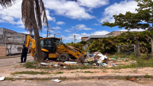 Ações de limpeza e zeladoria atendem diversos pontos de Camaçari
