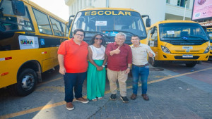 Camaçari recebe novo ônibus escolar para reforçar transporte de estudantes da zona rural