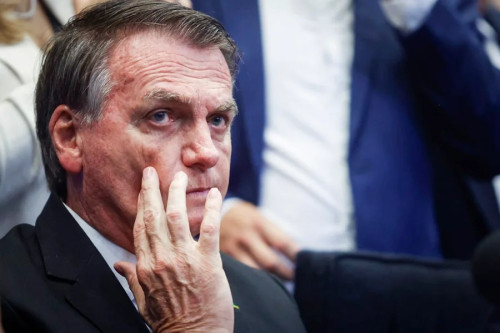 STM dá 10 dias para Bolsonaro se defender sobre perda de patente