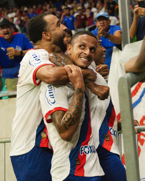 Bahia bate o Bragantino por 2x0, vence a primeira em casa e segue invicto no Brasileirão