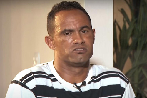 Goleiro Bruno volta para a prisão após descumprir regras da condicional