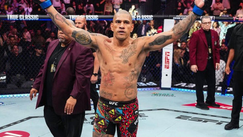 CONFIRMADO! Brasileiro Alex Poatan sobe de categoria para tentar terceiro título no UFC