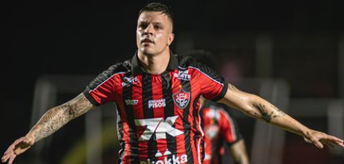 Atlético-MG cai para o Vitória no Barradão e pode voltar ao Z4 neste domingo