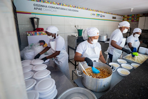 Camaçari ganha novas cozinhas do projeto Comida no Prato e passa a ter a distribuição de 800 quentinhas  em três dias da semana.