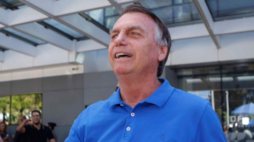 Quadro de saúde de Bolsonaro está ‘evoluindo de forma satisfatória’, diz médico