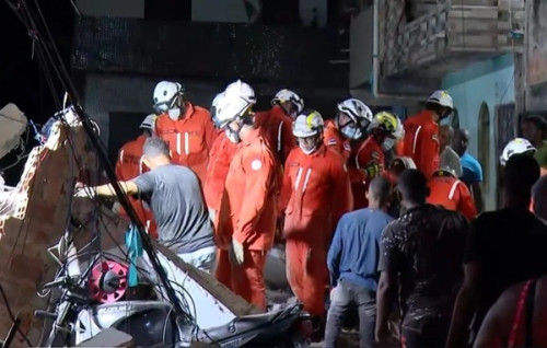 Sobe para três número de mortos após desabamento de prédio em Salvador