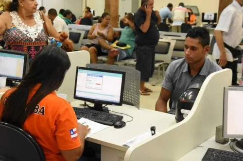 Detran-BA abre seleção com vagas para Camaçari, Dias d’Ávila e Pojuca com salários de até R$ 3,8 mil