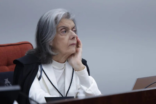 Cármen Lúcia vota para derrubar flexibilização da Lei Ficha Limpa