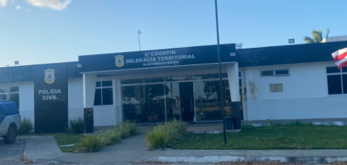 Jovem é preso suspeito de matar pai e madrasta a tiros dentro de casa