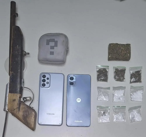 PM prende trio com drogas, arma e moto roubada no Verde Horizonte
