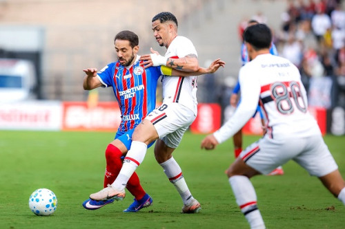 No último lance do jogo, Bahia busca empate com o São Paulo fora de casa pelo Brasileirão
