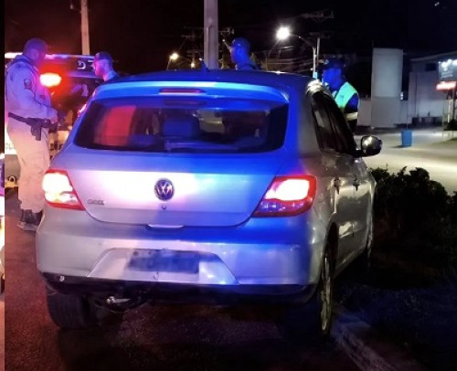 Motorista é preso após atropelar mulher e tentar fugir na Estrada do Coco, em Camaçari