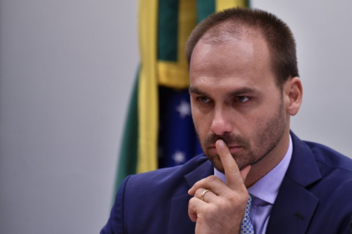 PF recomenda demissão de Eduardo Bolsonaro por abandono de cargo