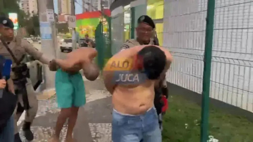 SE DEU MAL: dupla é presa após assaltar e agredir idosa na Praia de Jaguaribe