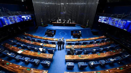 Mesmo com pressão do governo, PEC do fim da escala 6x1 só deve ser votada no Senado após as eleições