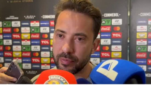 Procedimento realizado na lombar de Everton Ribeiro tira craque de duelo contra o Vasco
