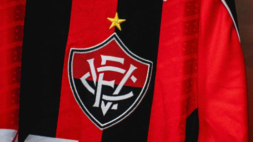 Rival do Vitória é acionado na CBF por conta de dívida superior a R$ 200 mil na renovação de Renato Kayzer