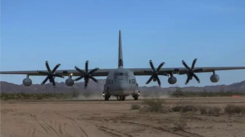 Avião militar dos Estados Unidos pousa em Aeroporto do Rio de Janeiro